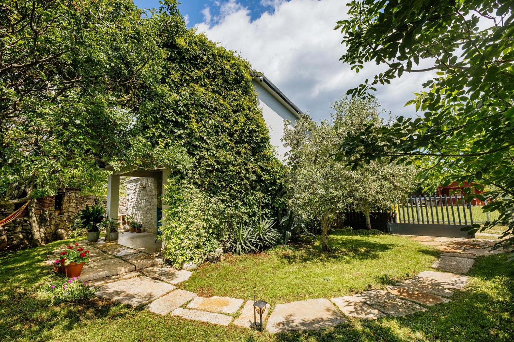 Peroj'S Green Oasis - Holiday Home Exterior photo