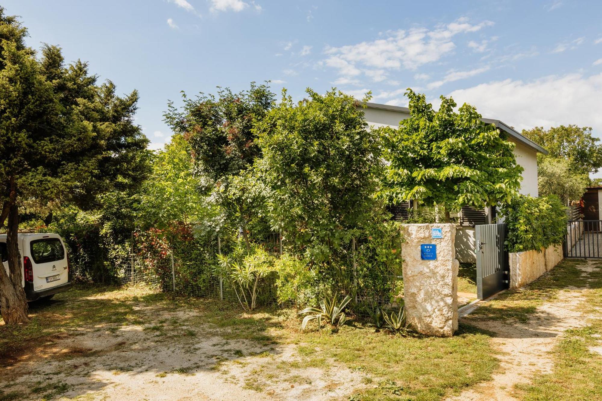 Peroj'S Green Oasis - Holiday Home Exterior photo